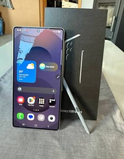 Samsung Galaxy S25 Ultra 512 GB – Titanium – Used for 3 weeks